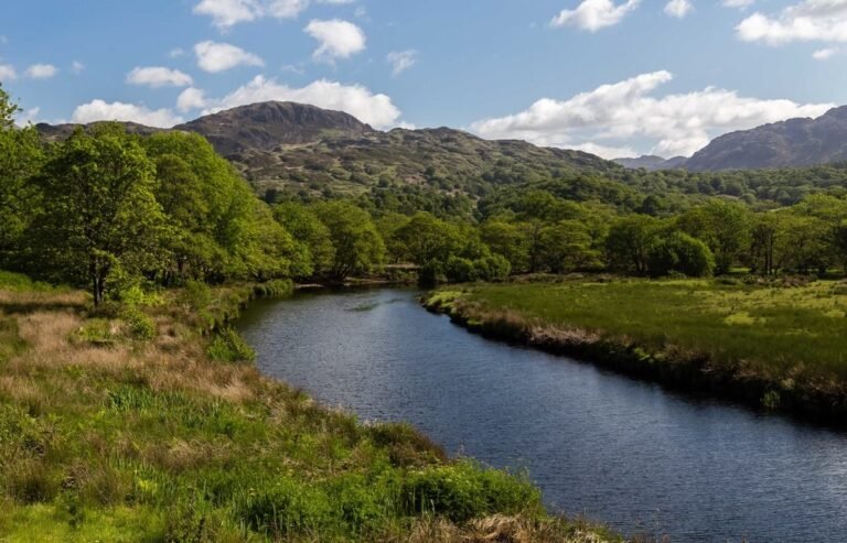 Paddle the Afon Glaslyn from Nantmor Geograph Pete McDermott 768x493