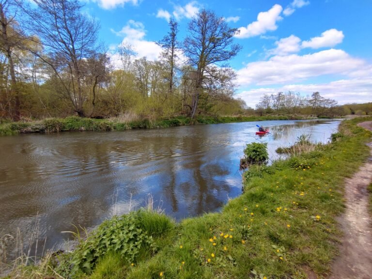 Swim the Wey outside Guildford 1 scaled 768x576
