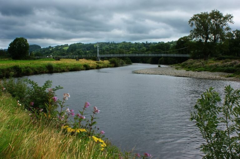 Walk the Conwy Valley from Llanrwst Geograph Ian Greig 768x511