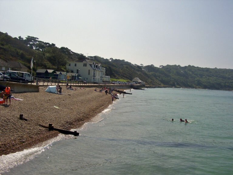 Paddle from Totland Beach IoW Rens Kokke Flickr 1 768x576