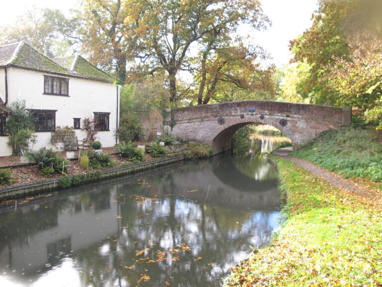 Paddle the Basingstoke Canal at Winchfield Geograph Paul E Smith 768x576
