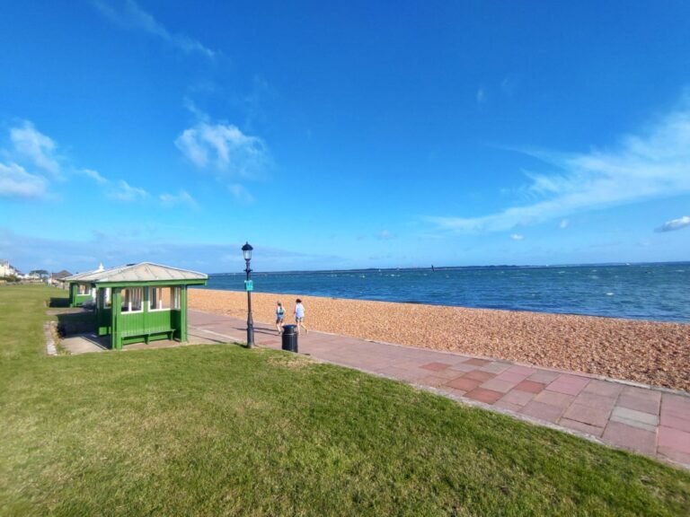 Walk the Coastal Path from West Cowes IoW 1 768x576